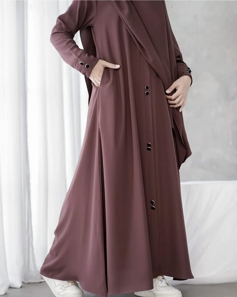 Mirha Abaya With Staller