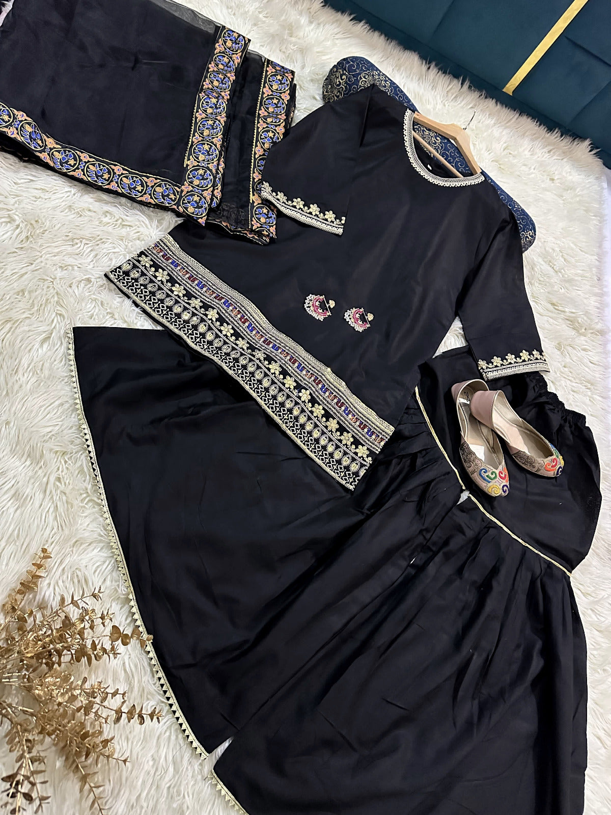 Sequence Zarri Embroidered 3Pcs