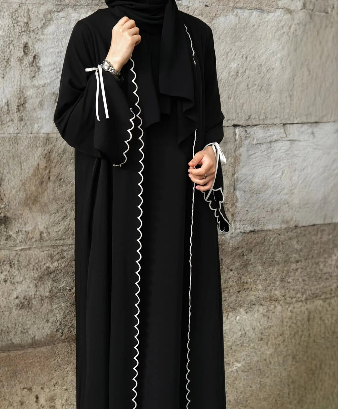 Luna Abaya