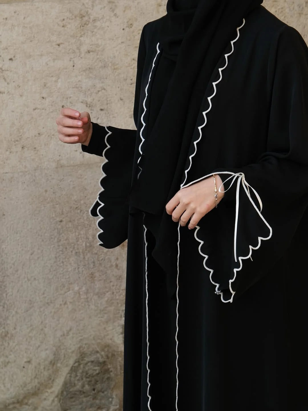 Luna Abaya