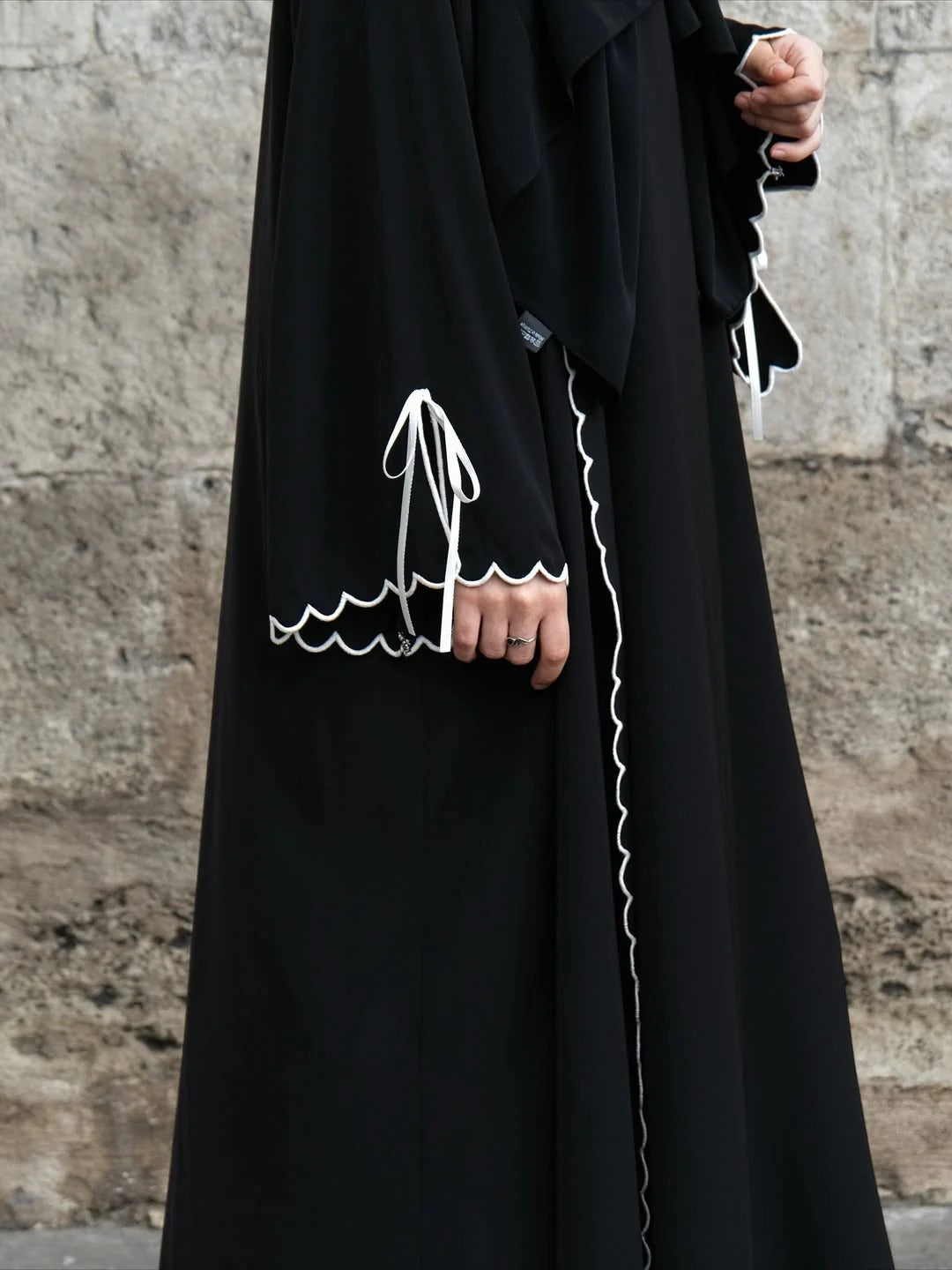 Luna Abaya