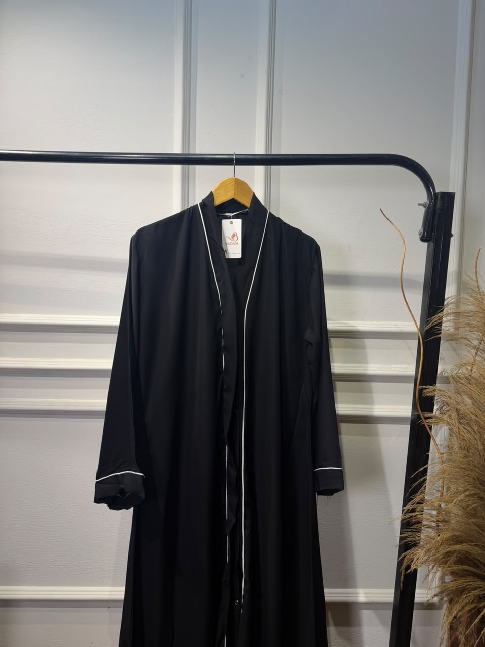 Black Piping Front _Open Abaya🖤🤍