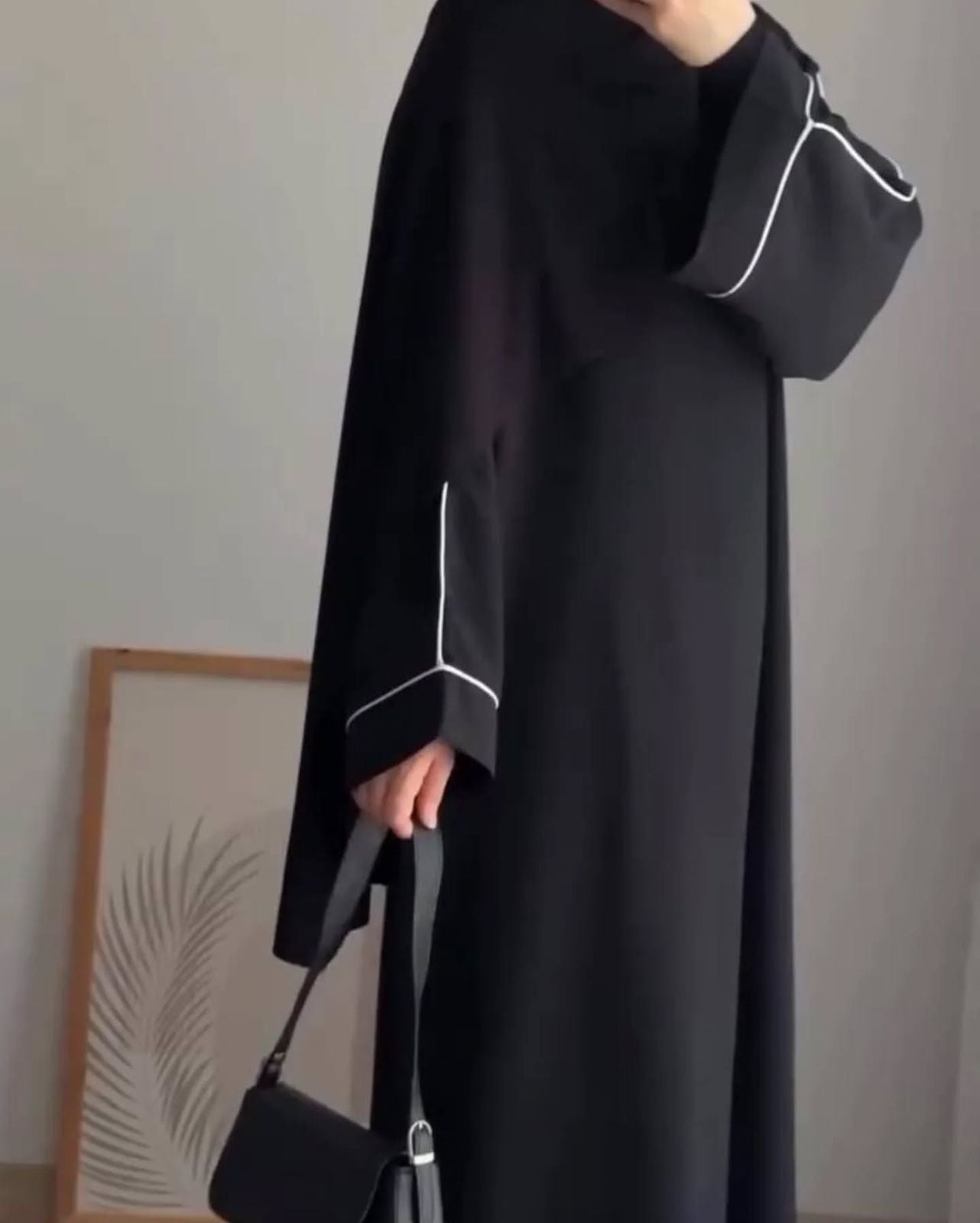 Piped Abaya With Staller